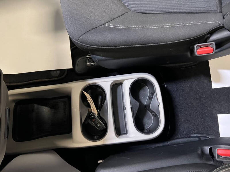 2020 Chrysler Voyager L