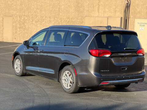 2020 Chrysler Pacifica Touring L