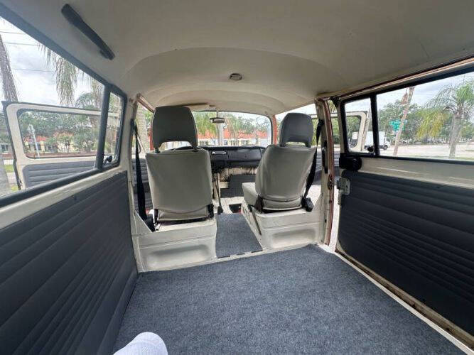1977 Volkswagen Bus