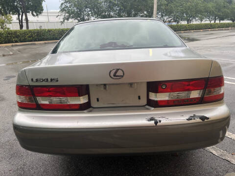 2000 Lexus ES 300