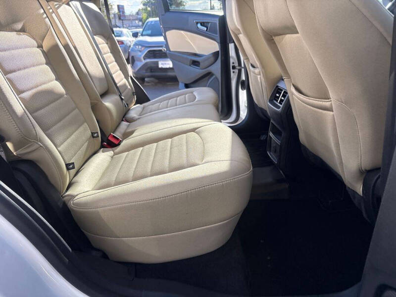 2023 Ford Edge SE
