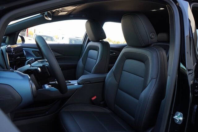 2025 Chevrolet Equinox EV LT 2