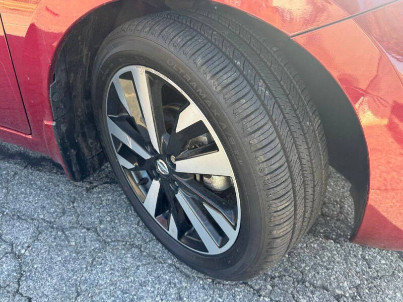 2021 Nissan Versa SR