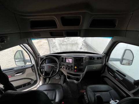 2023 Peterbilt 579