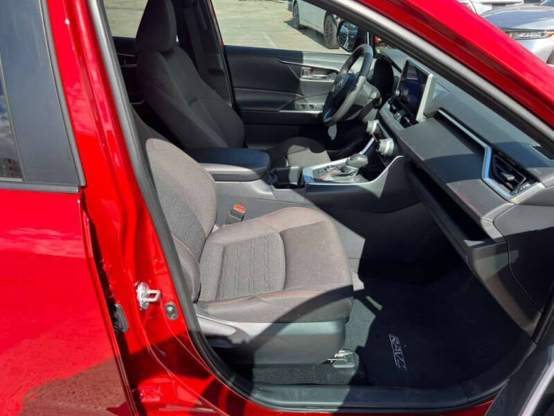 2024 Toyota RAV4 Prime SE