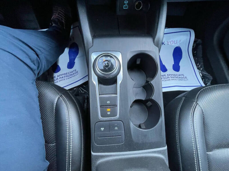 2022 Ford Escape SEL