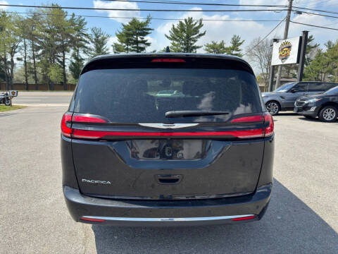 2023 Chrysler Pacifica Touring L