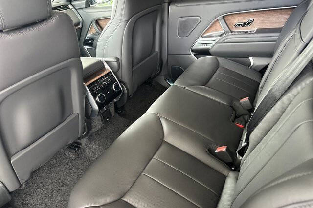 2025 Land Rover Range Rover P530 SE LWB