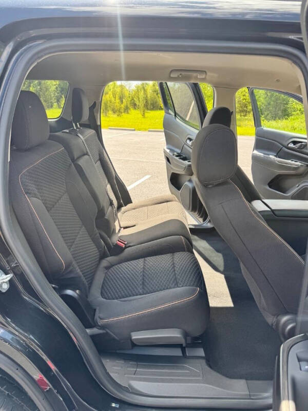 2017 GMC Acadia SLE-2
