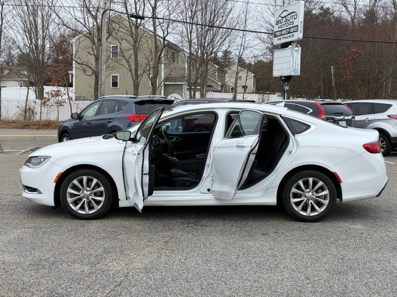 2015 Chrysler 200 C photo 13