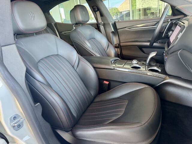 2022 Maserati Ghibli Modena Q4