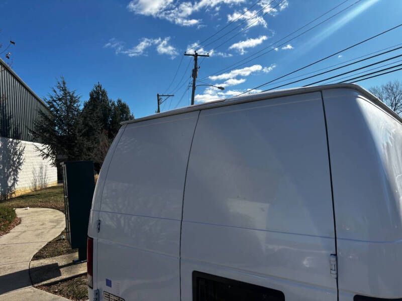 2004 Ford E-Series E-350 SD