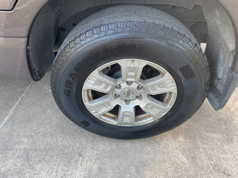 2017 Nissan Titan SV