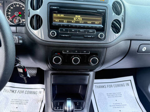 2012 Volkswagen Tiguan LE