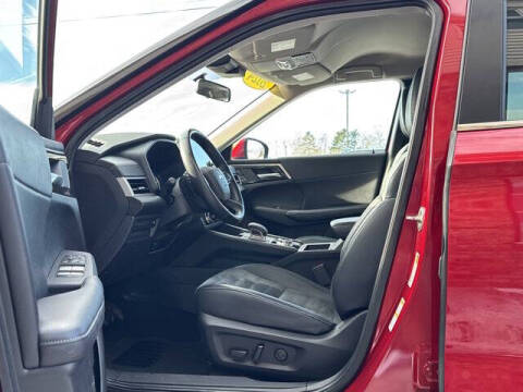 2024 Mitsubishi Outlander SE