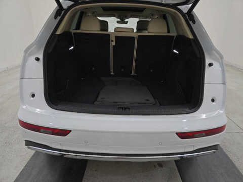 2023 Audi Q5 quattro Premium 40 TFSI