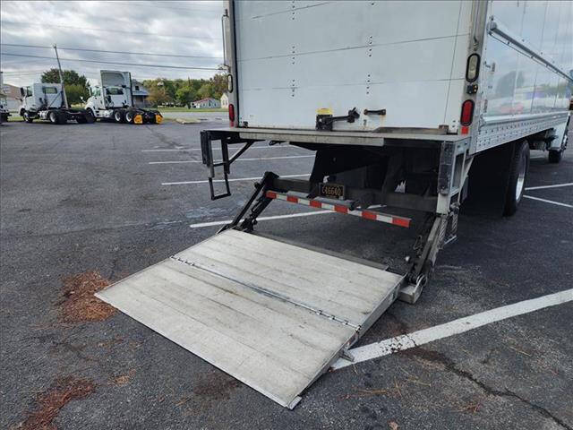 2018 Freightliner M2 106