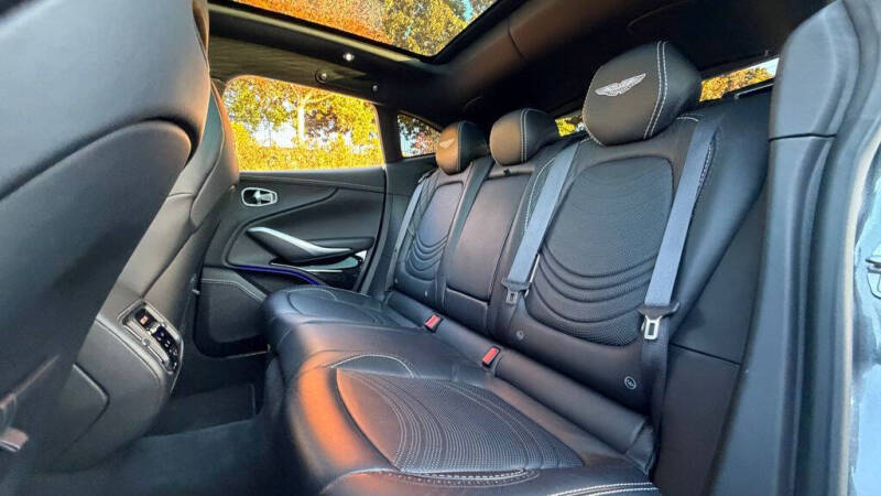 2022 Aston Martin DBX