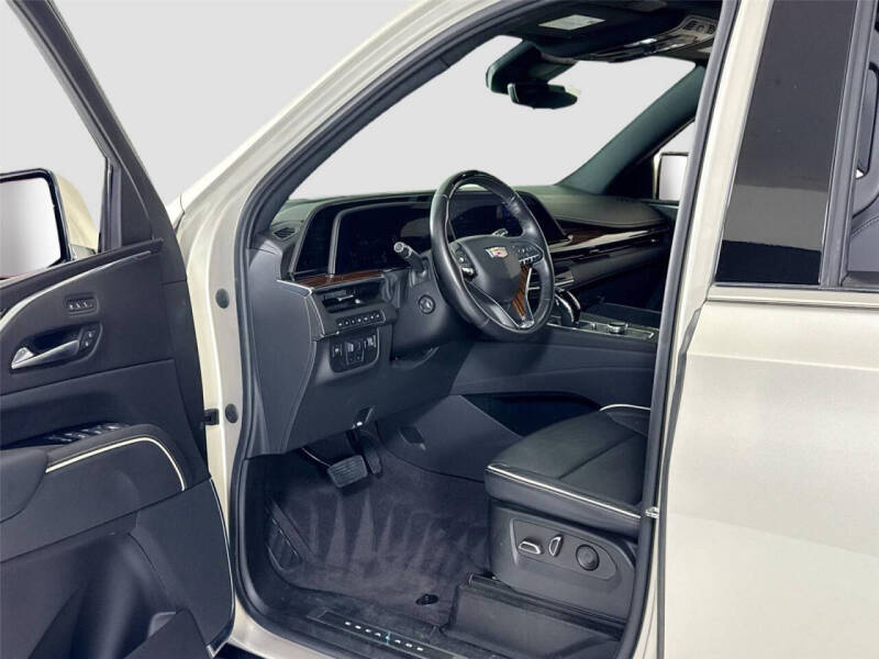 2022 Cadillac Escalade Premium Luxury