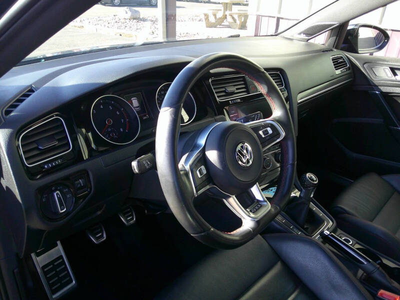 2019 Volkswagen Golf GTI S
