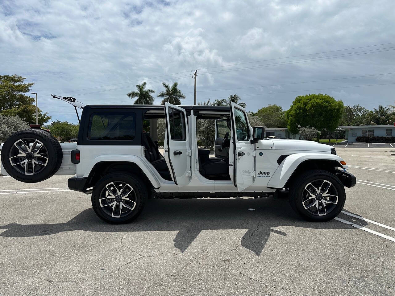 2024 Jeep Wrangler 27