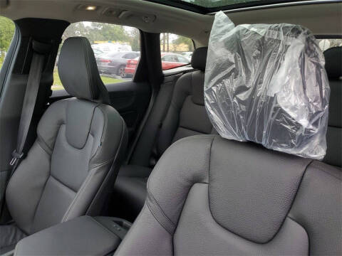 2025 Volvo XC60 B5 Plus Dark Theme