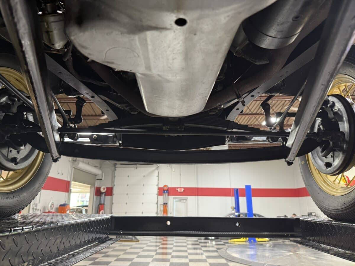 1932 Ford Model 18 79