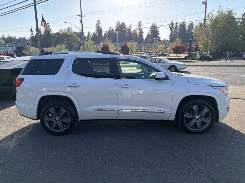 2017 GMC Acadia Denali