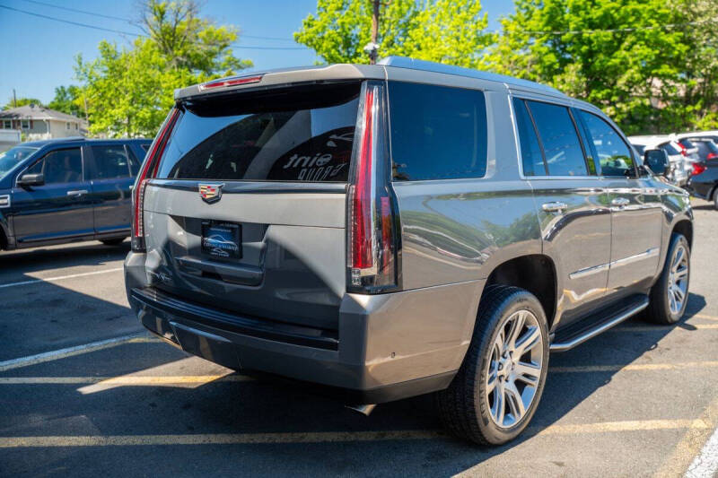 2017 Cadillac Escalade Luxury