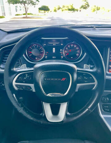 2017 Dodge Challenger SXT Plus