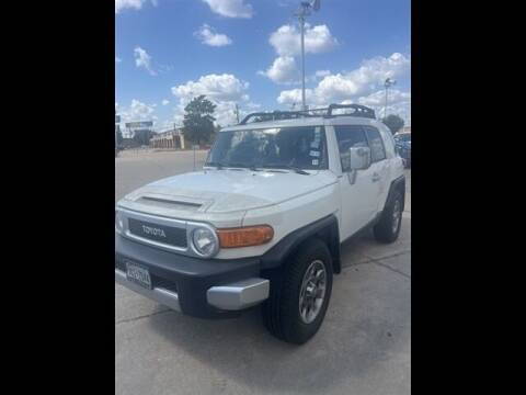 2011 Toyota FJ Cruiser for sale at FREDY USED CAR SALES in Houston TX