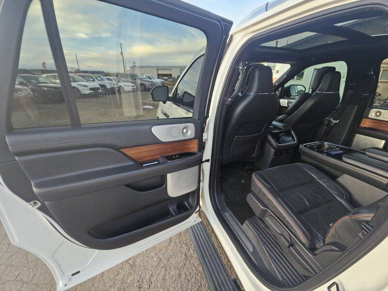 2022 Lincoln Navigator L Black Label