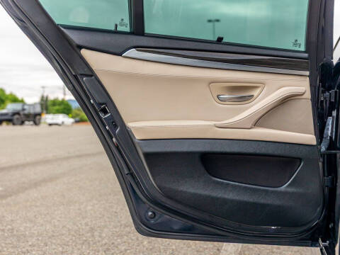 2011 BMW 5 Series 550i