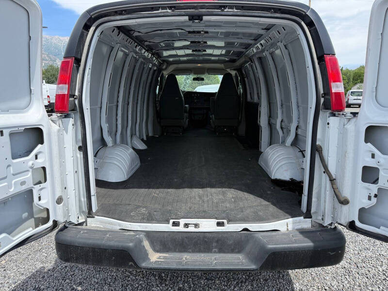 2025 Chevrolet Express 2500