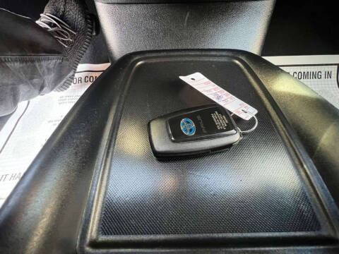 2022 Toyota Prius LE