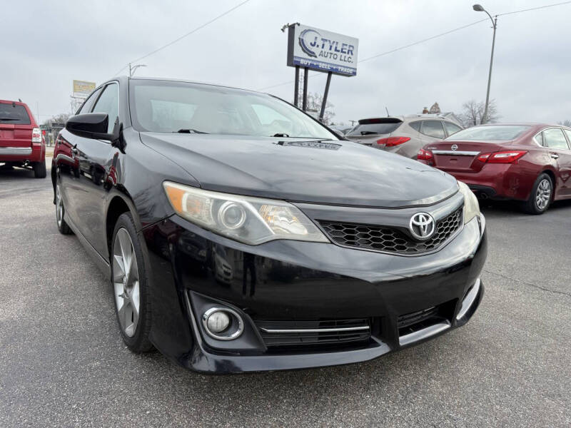 2012 Toyota Camry SE's photo