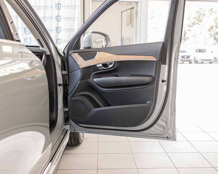 2025 Volvo XC90 B6 Plus Bright Theme 7P