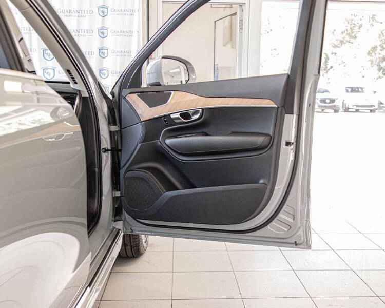 2025 Volvo XC90 B6 Plus Bright Theme 7P