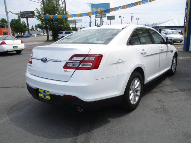 2014 Ford Taurus SE