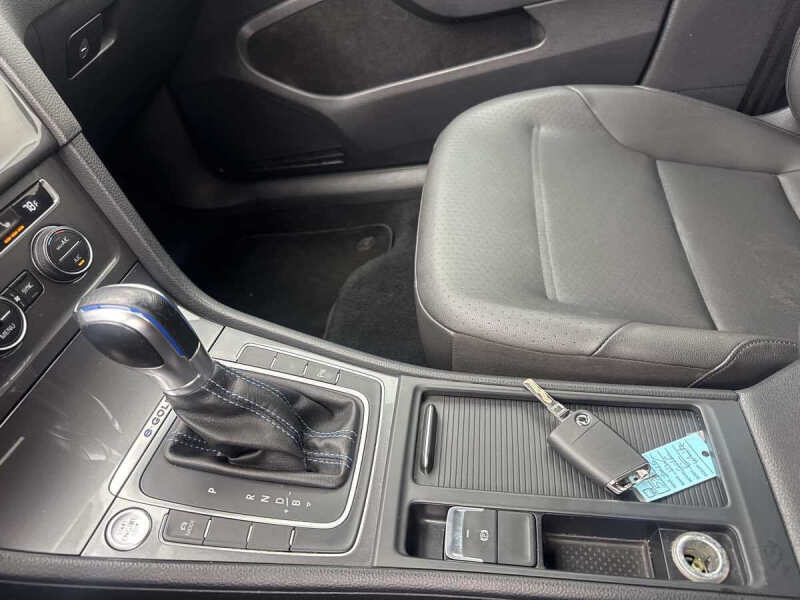 2015 Volkswagen e-Golf SEL Premium