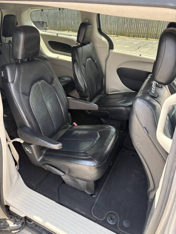 2017 Chrysler Pacifica Touring Plus