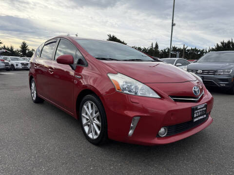 2013 Toyota Prius v Five