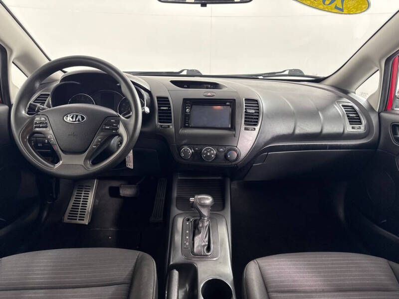 2016 Kia Forte LX photo 23