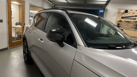 2025 Volvo XC40 B5 Plus Dark Theme