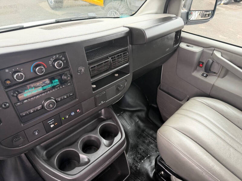 2022 Chevrolet Express 2500