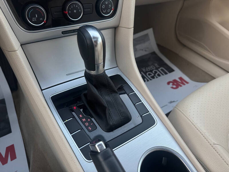 2013 Volkswagen Passat SE PZEV