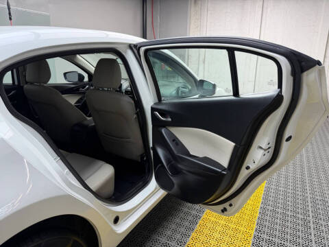 2014 Mazda MAZDA3 i Sport