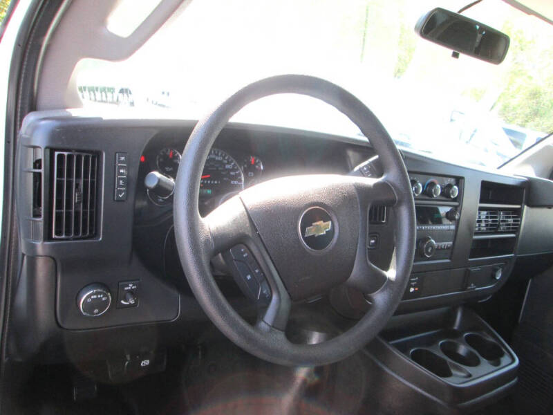 2024 Chevrolet Express 2500