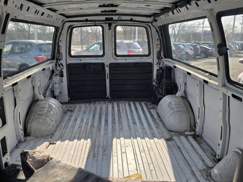 2017 GMC Savana 2500