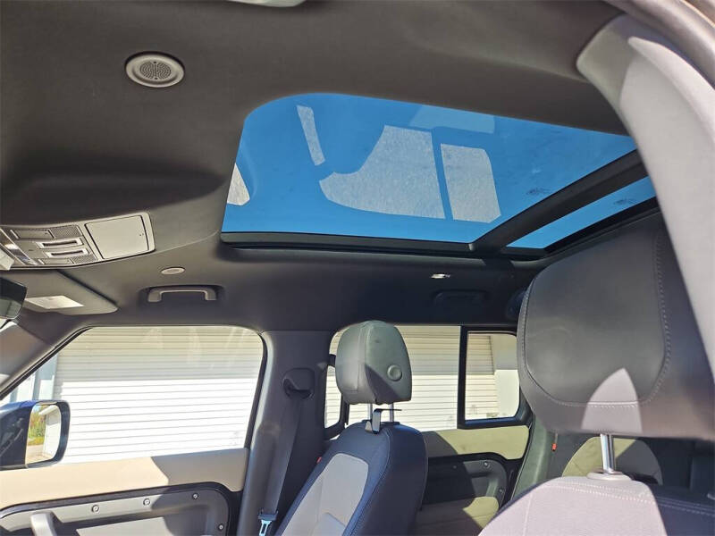 2022 Land Rover Defender 110 X-Dynamic SE